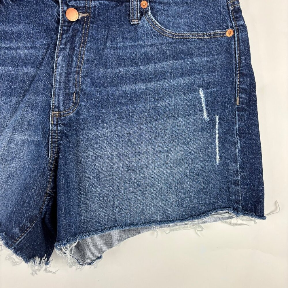 Universal Thread Vintage Midi Shorts Womens Size 12/31R Blue Denim Mid-Rise Dist - Picture 6 of 11